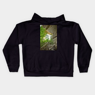 the arch beckons... Kids Hoodie